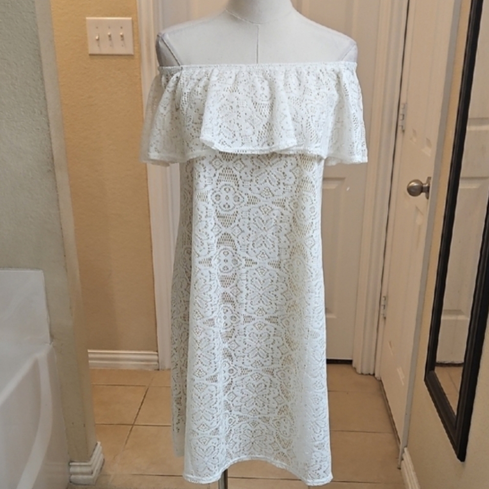 A.K.A Posh Elegant Off-Shoulder White Lace Dress Size Small